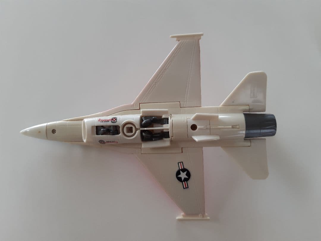 newray　F16