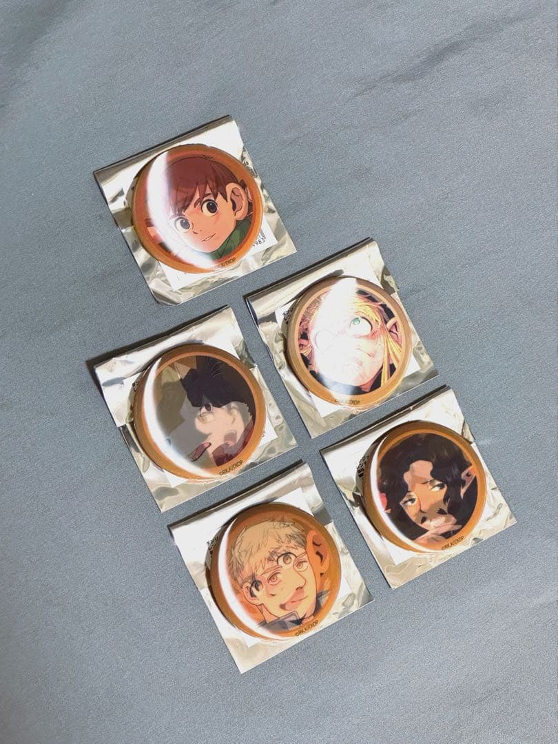 ダンジョン飯 迷宮探索展 レンチキュラー缶バッジ 展覧限定 通販なし フルセット