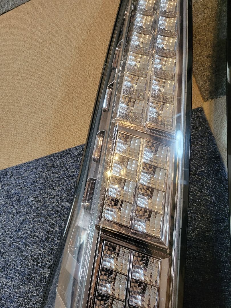 C26　セレナ　LEDテール