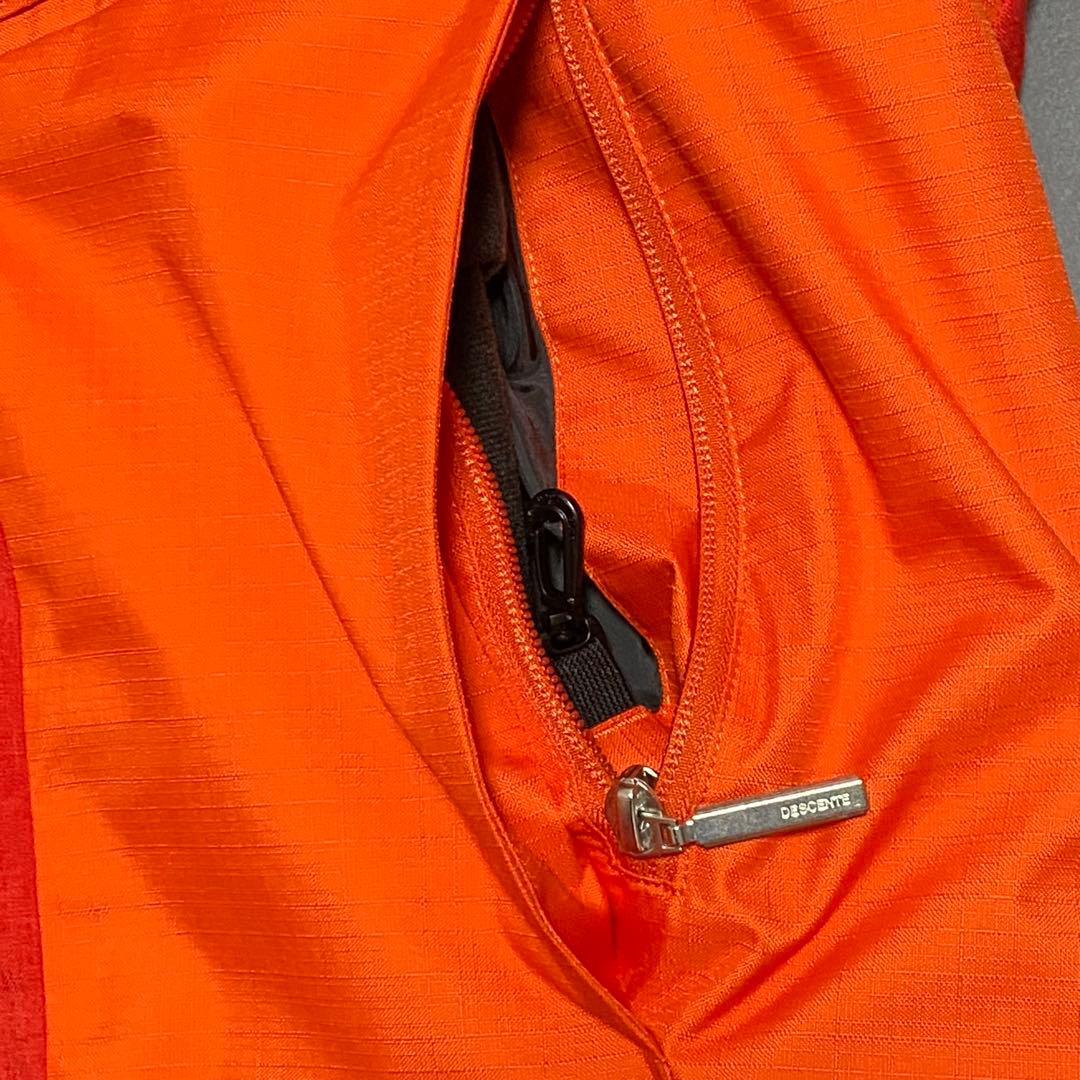 極美品 DESCENTE デサント スキージャケット 中綿 撥水 メンズ M