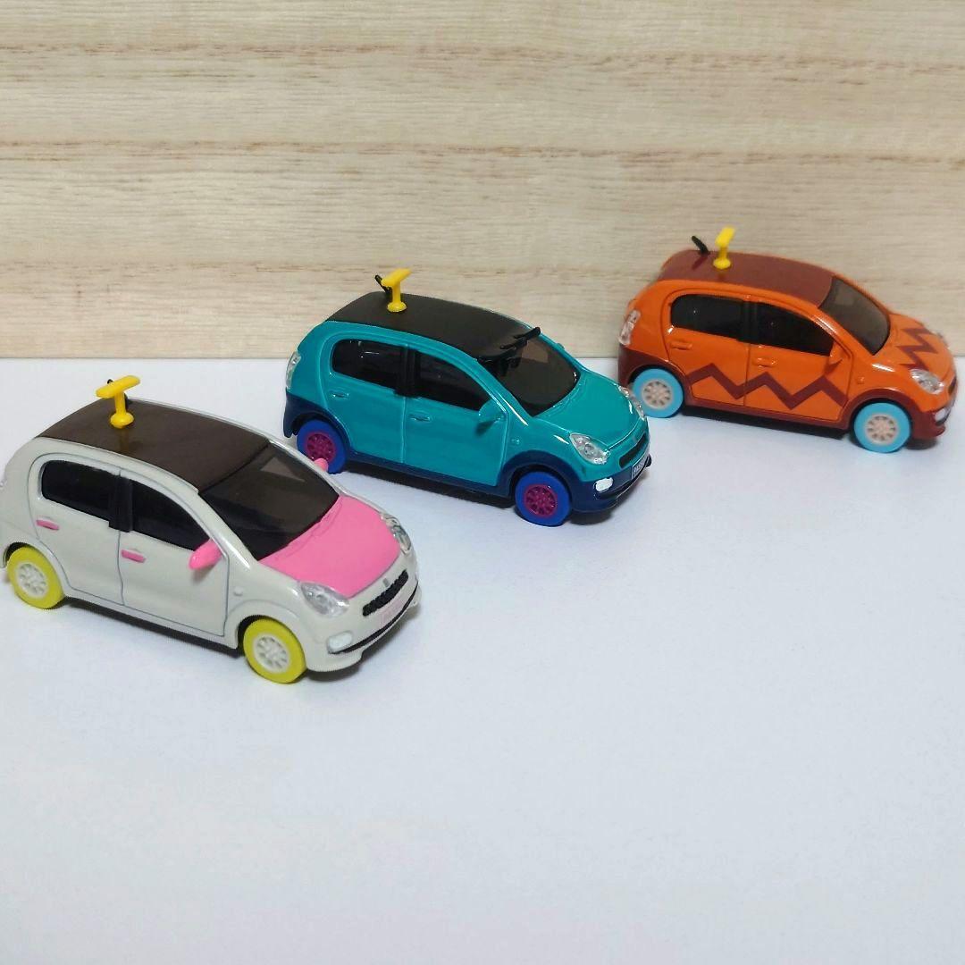 ★TOYOTA　PASSO　ドラえもん　パッソ　ミニカー