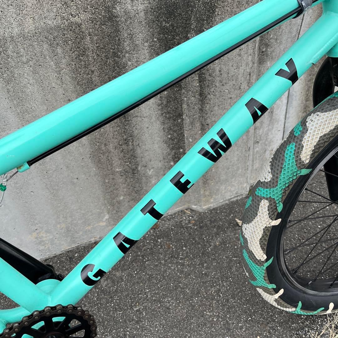 CULT BMX 20インチ　自転車