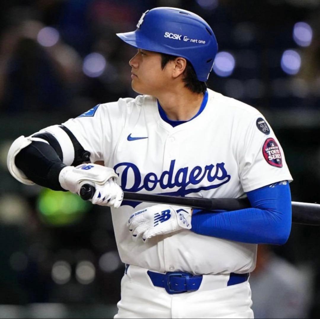 MLB ドジャース ユニフォーム 大谷 翔平 アップデート版
