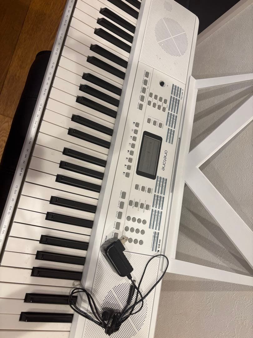 送料SALE！電子　キーボード　one tone ピアノ　楽器　白　ホワイト
