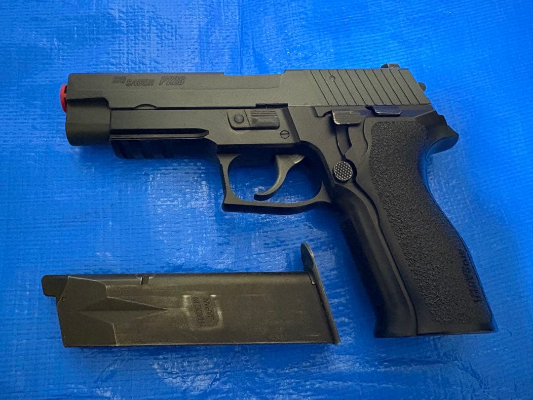 【最終価格】【東京マルイ】シグザウエル P226 E2