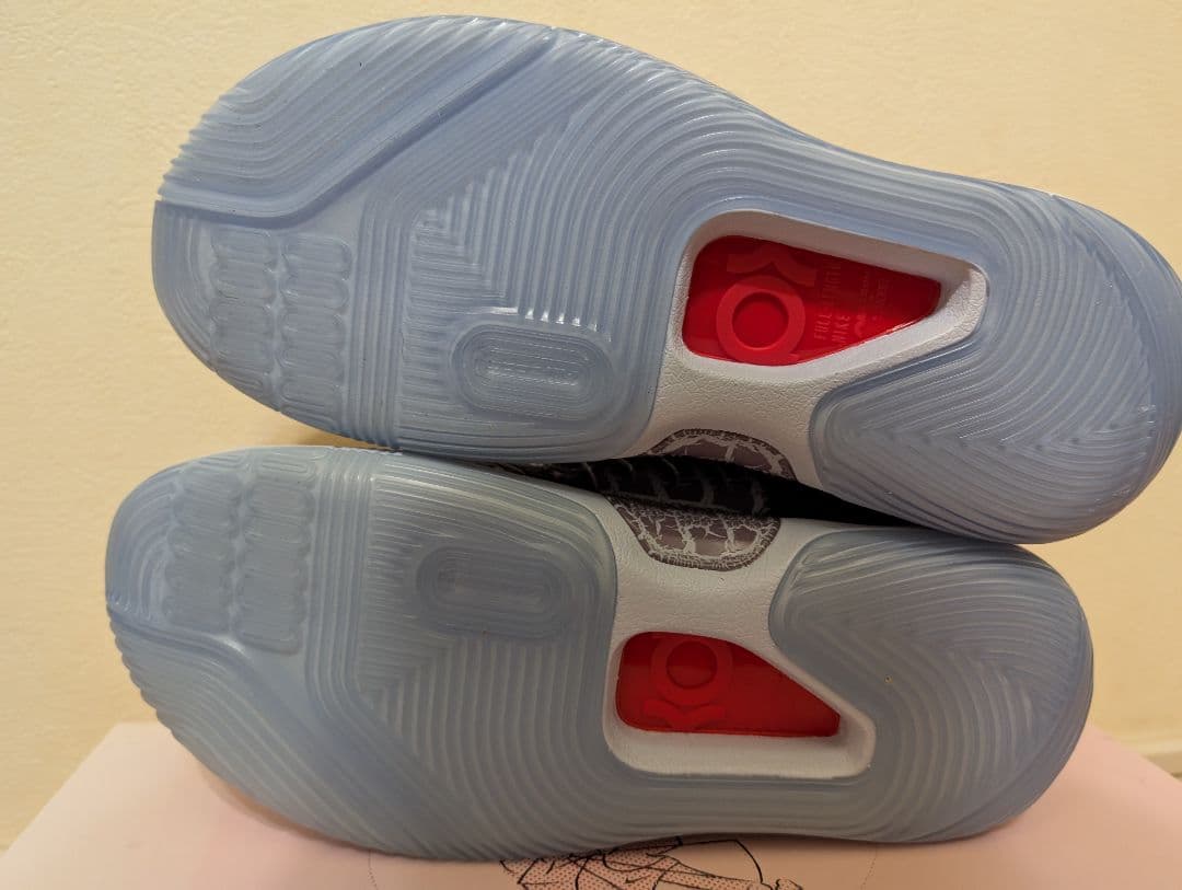 【美品】Nike KD14 Valentines day　バッシュ　箱付き