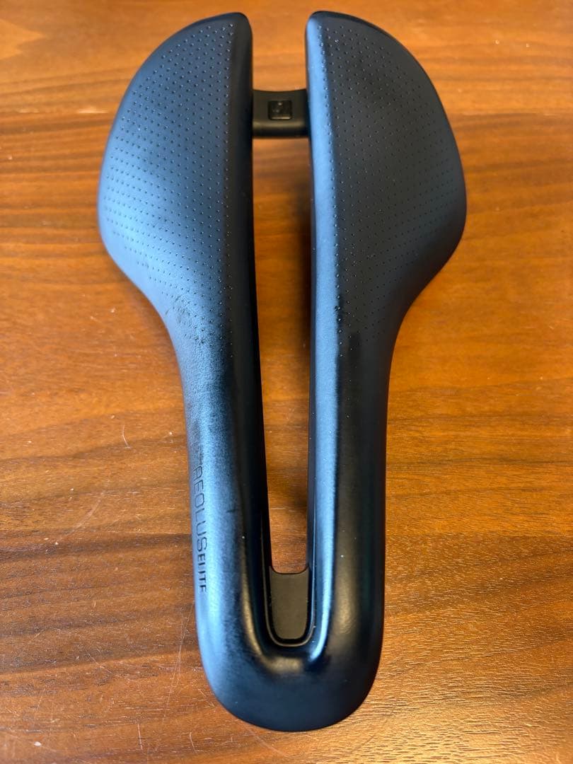 ボントレガー Aeolus Elite 145mm サドル