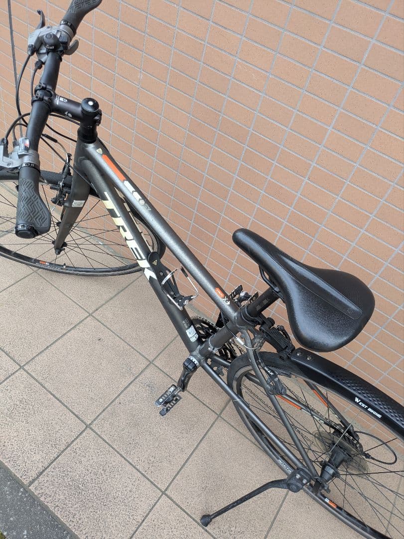 【近隣配送無料！】 TREK FX7.5 トレック クロスバイク 自転車 ロード
