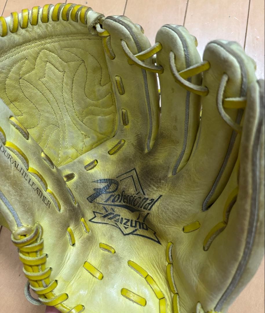 ミズノ Mizuno 軟式グローブ ピッチャー用　右利き用　プロフェッショナル