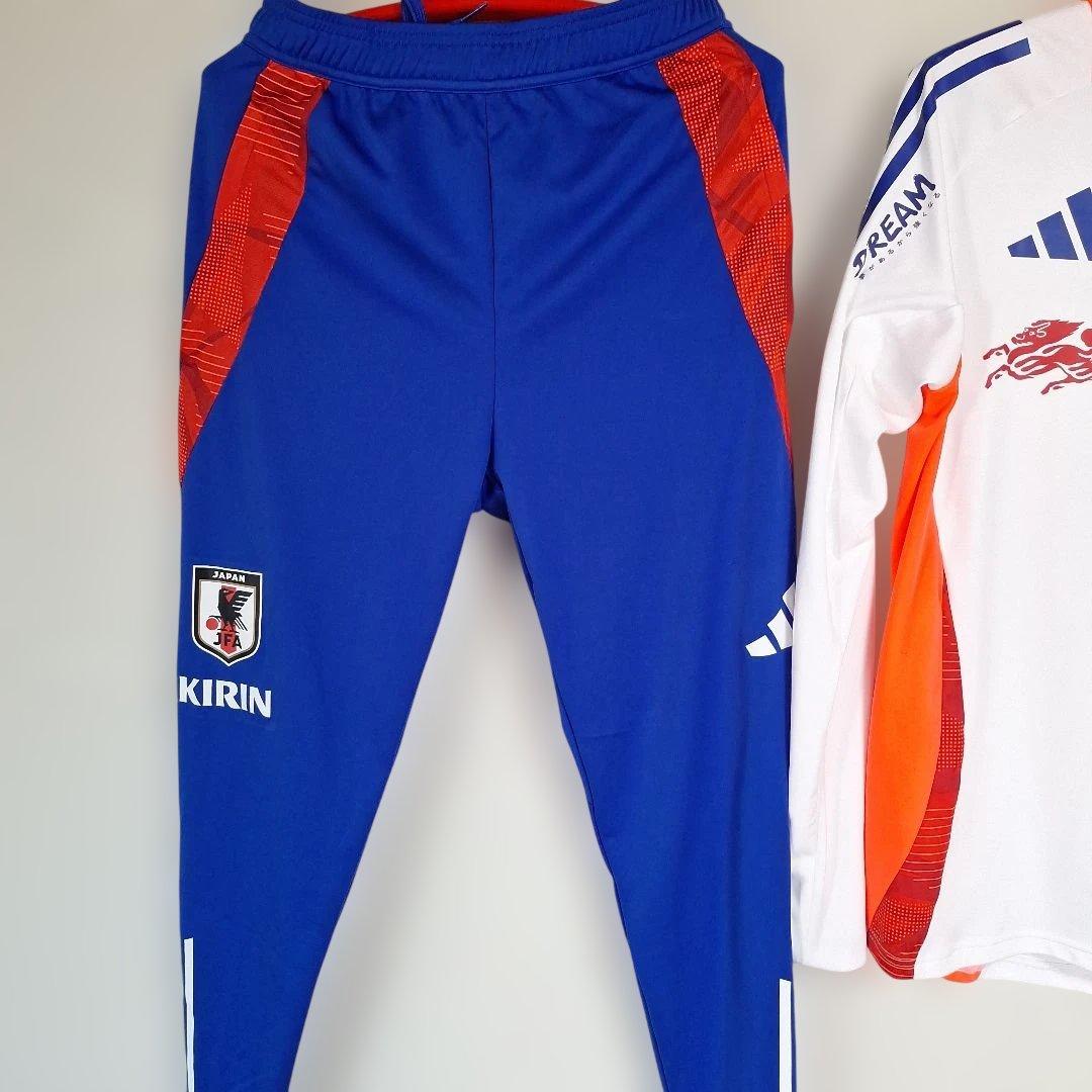 ほぼ新品！　adidas　日本代表 トレーニングウェア　2024年モデル