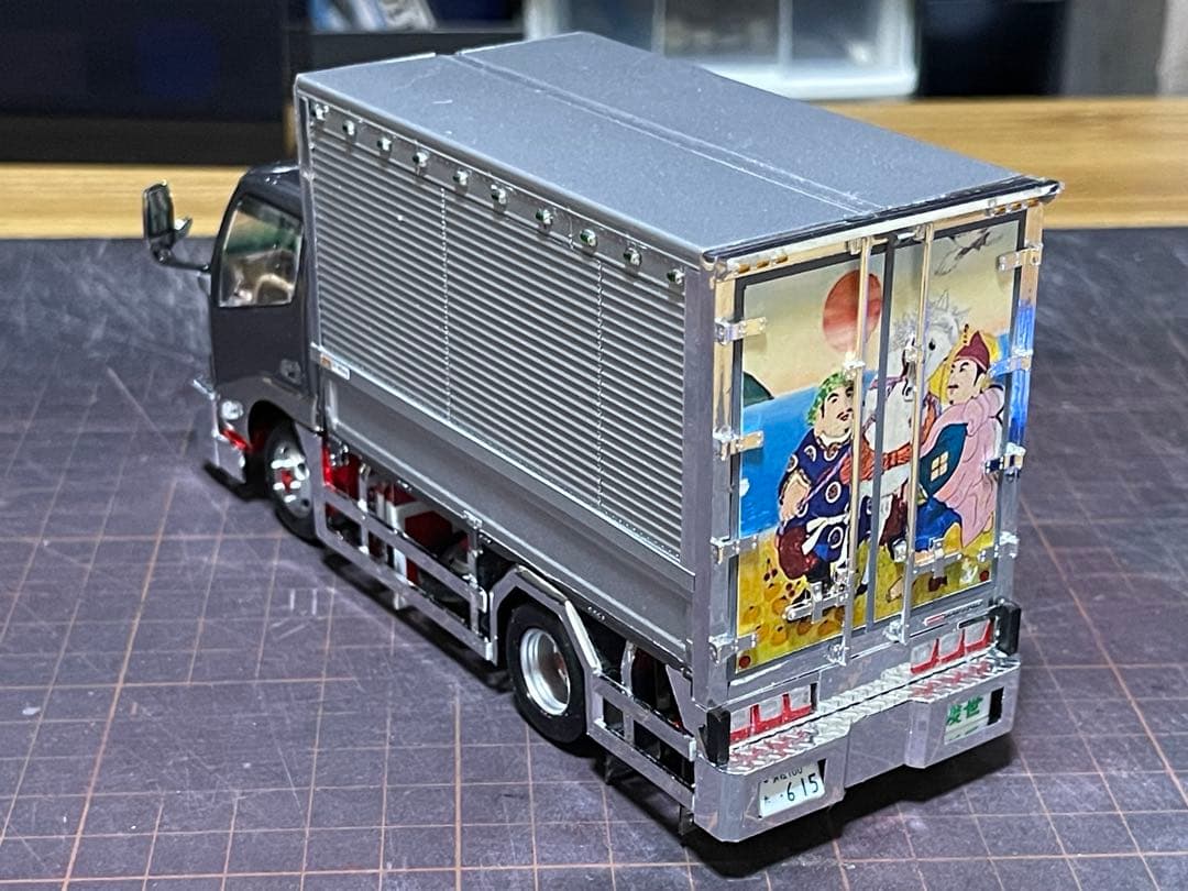 デコトラ‼️1/32★アオシマ製★楽プラ・デュトロ★完成品★