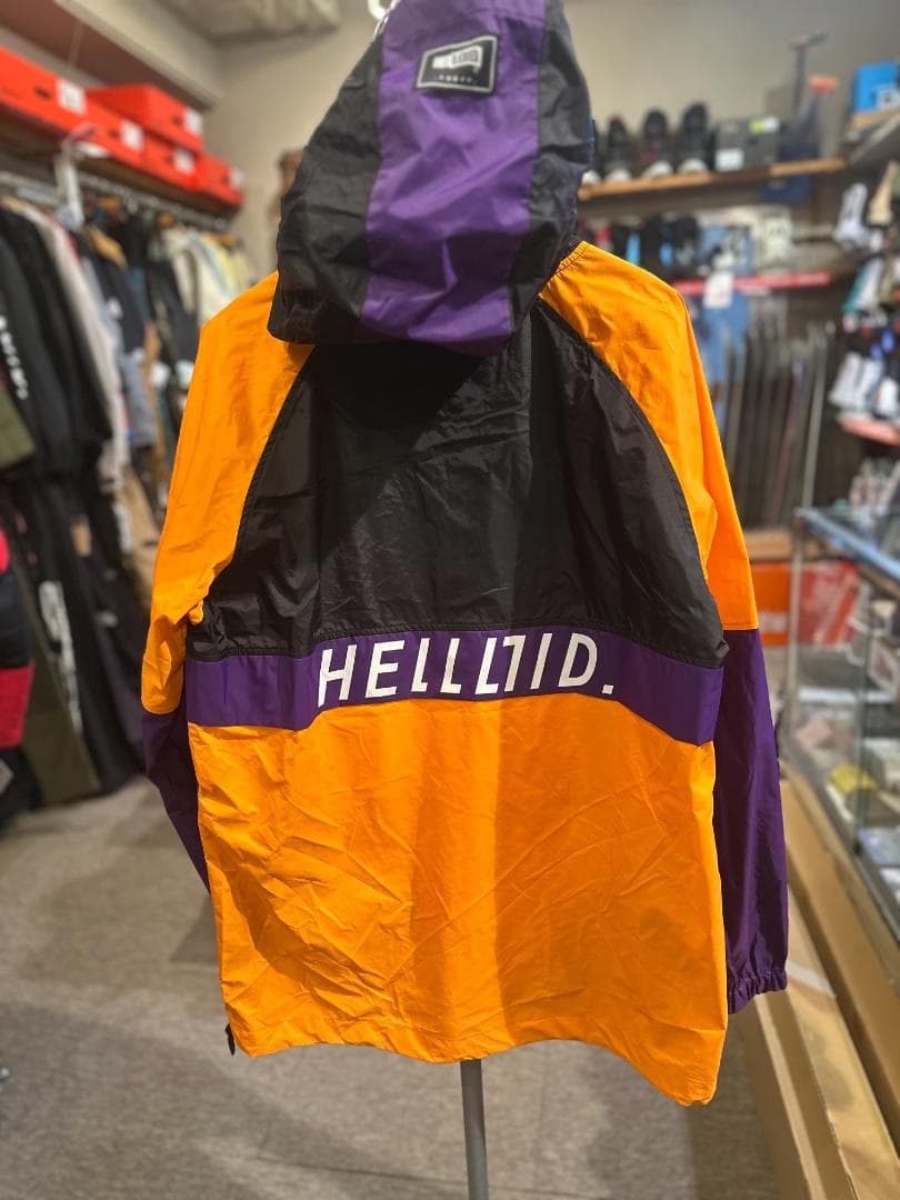 スノーボード　ウエアー　HELLOID Lサイズ　新品展示品　3レイヤー