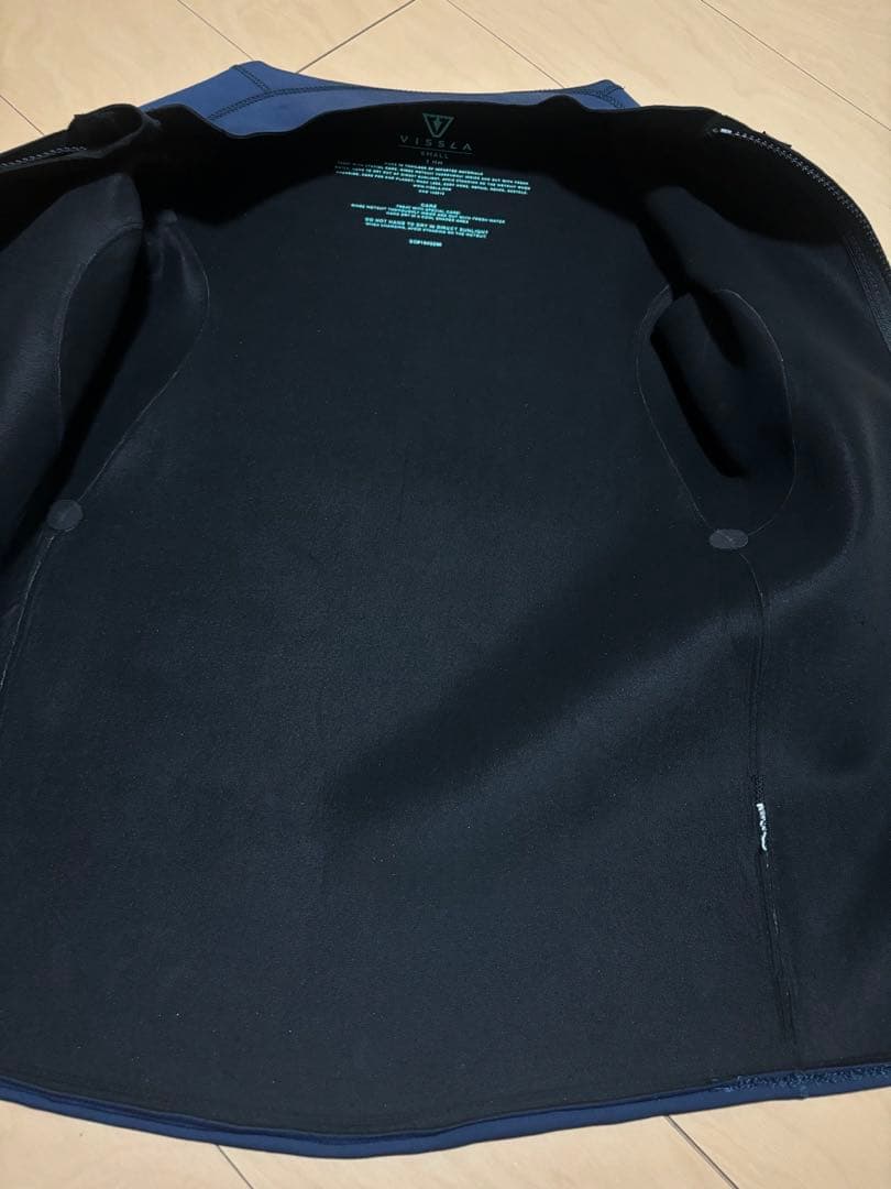 VISSLA タッパー Sサイズ 2mm ネイビー