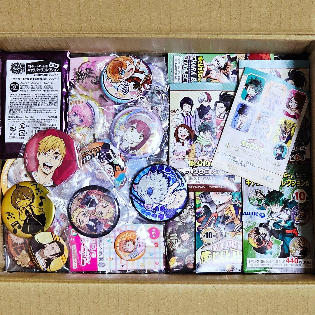 アニメグッズ　缶バッジ　大量　まとめ売り
