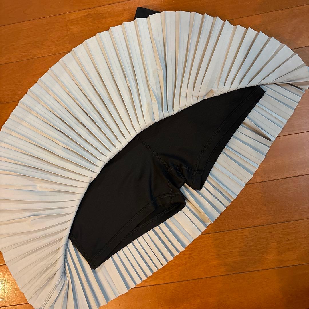 【レア商品！】　NIKE ビクトリースコート　プリーツ　グラデーション