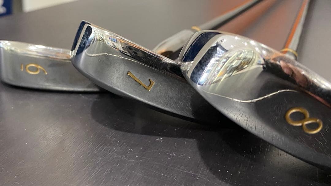 美品　最高級 マジェスティ アイアン７本R プレステジオ　カーボンヘッドカバー