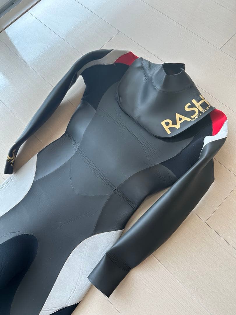 柔らかい　RASH ラッシュ ウェットスーツ 裏起毛　3×5ミリ