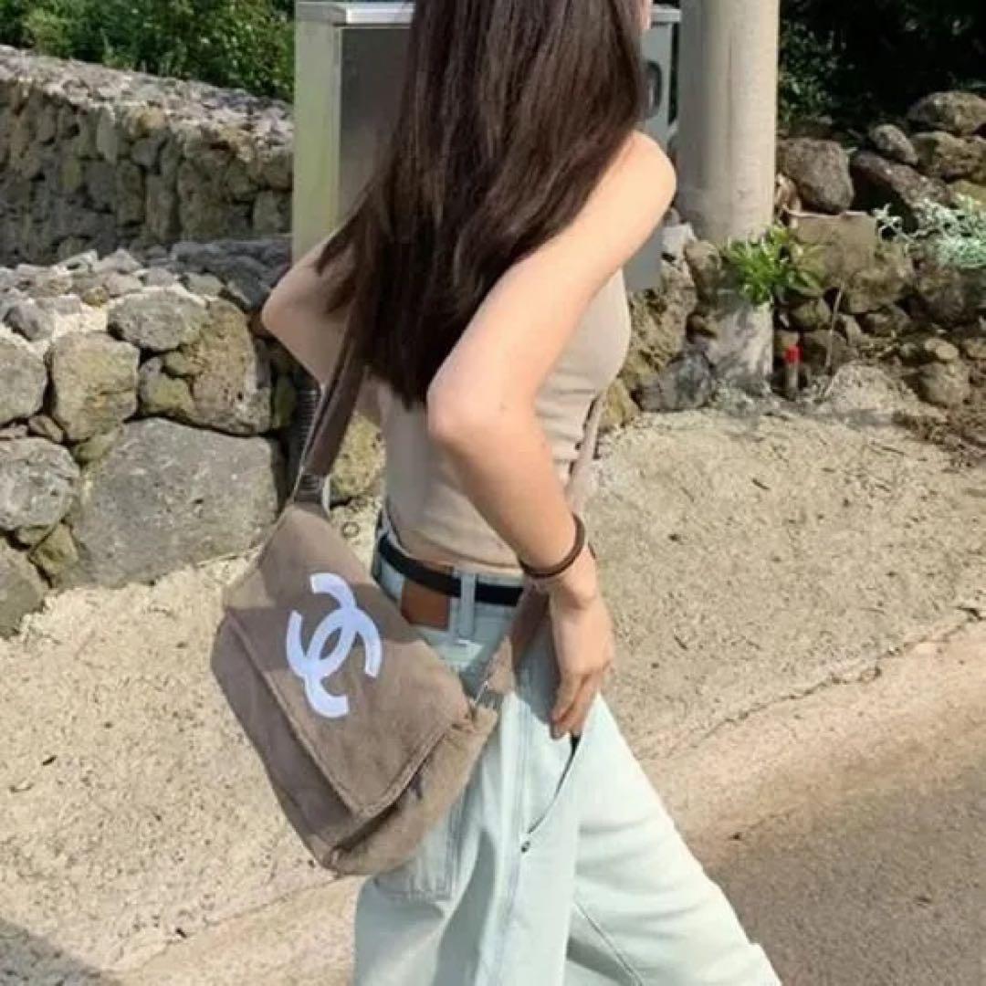 CHANEL シャネル ミニバッグ ポーチ チャコールグレー×ホワイトロゴ