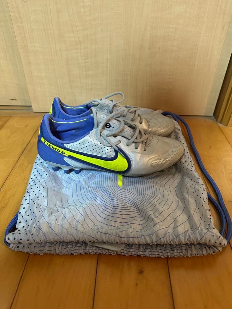 サッカーシューズ3足セット（青・灰色・白/黒）