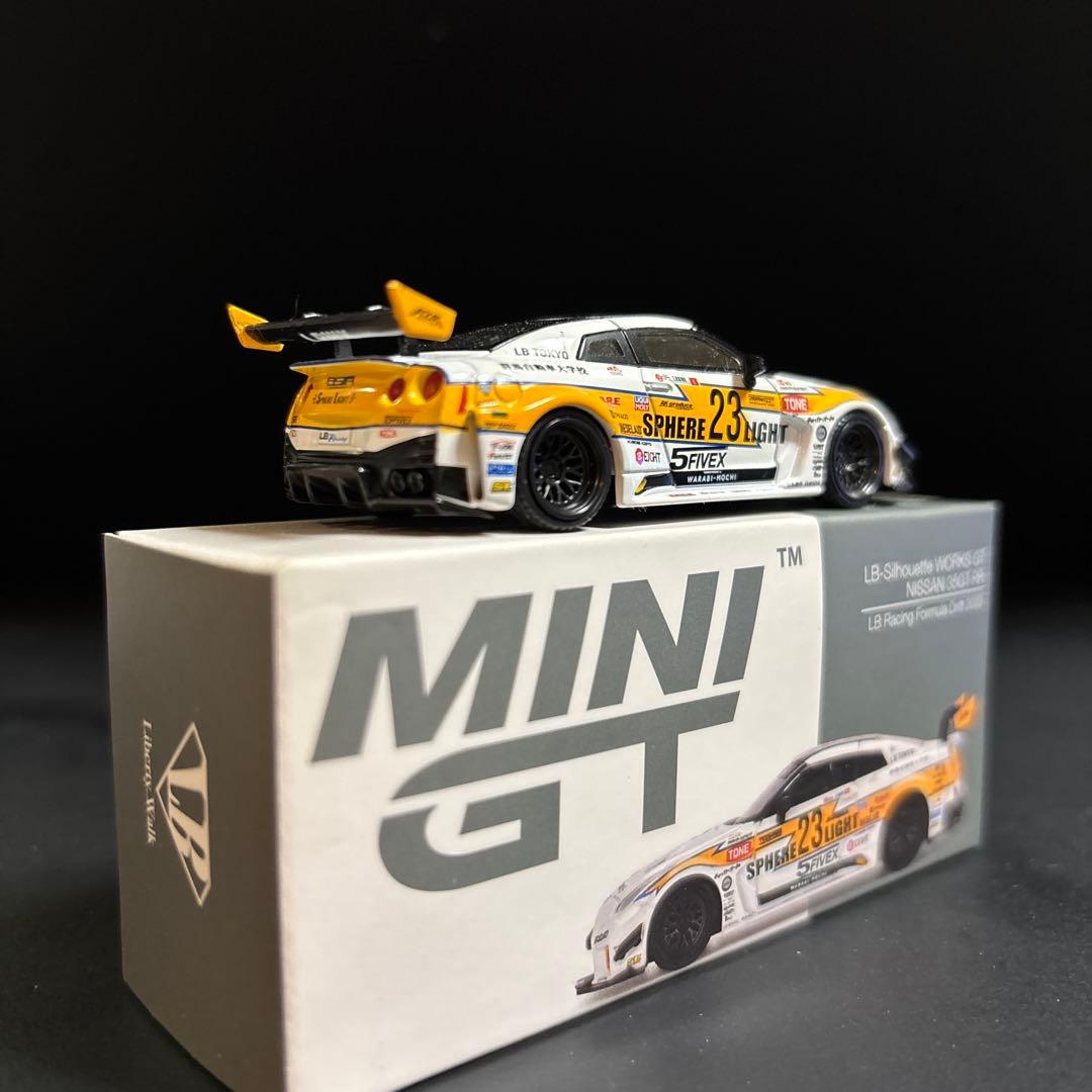 ミニカー MINIGT 164 LB- Silhuett Works GT 35GT-RR