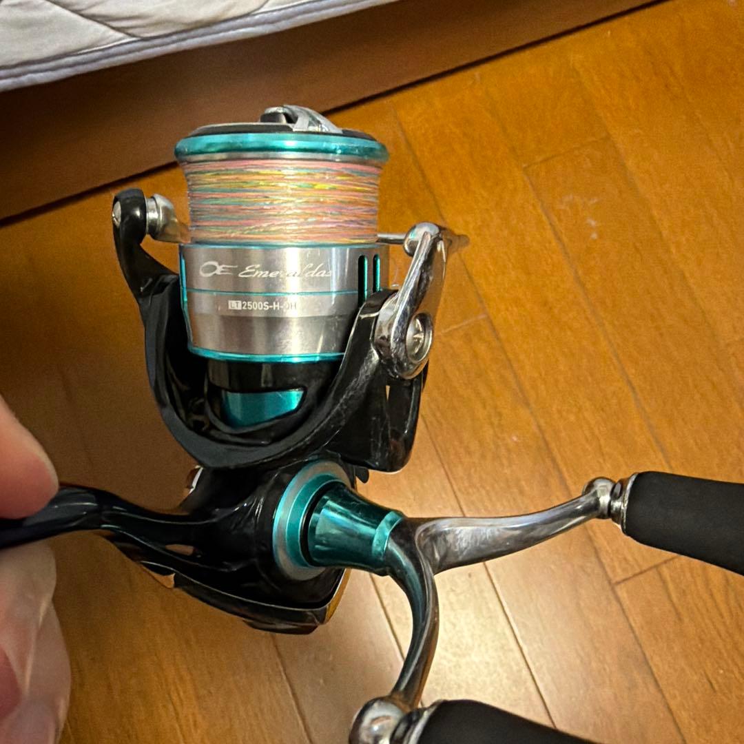 米*軍様 エメラルダス 2500S-H-DH スピニングリール　訳あり