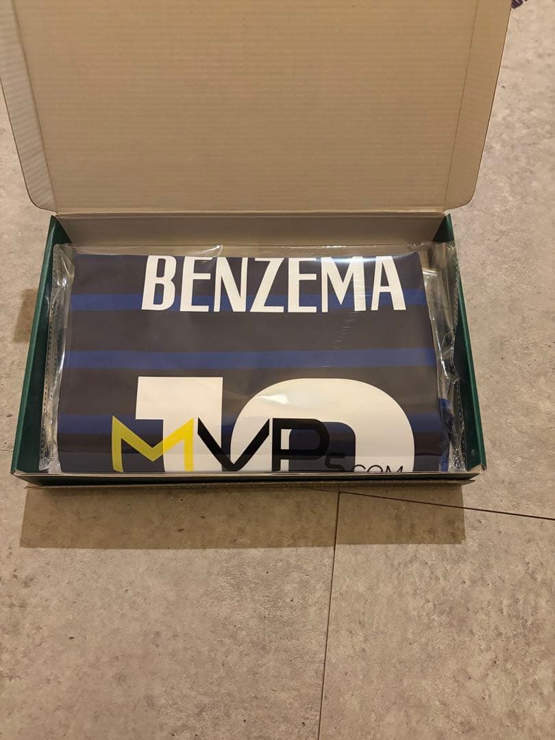 ベンゼマ　BENZEMA フランス代表　19番 サイン入りシャツ MVPs