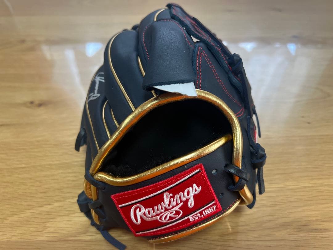 新品未使用 横浜Denaベイスターズ 山崎康晃 直筆サイン入り キッズグローブ