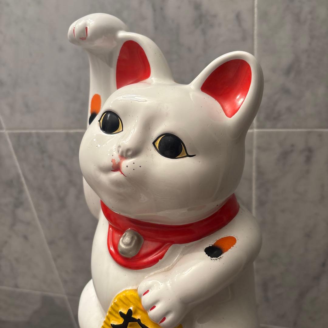 ヴィンテージ手描きの瞳やふっくらとしたお顔が美しい招き猫