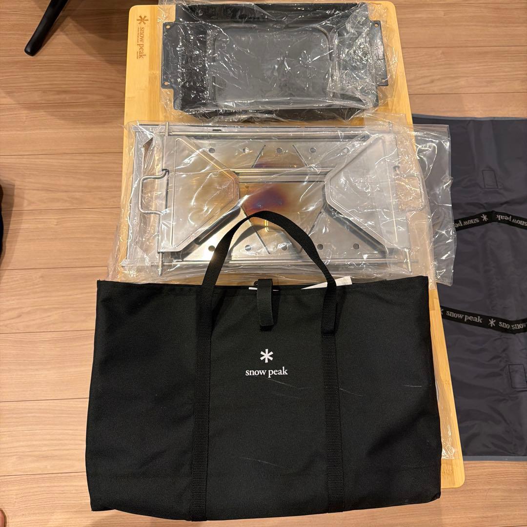 美品　 peak 焚き火台SR ＋ 鉄板焼き