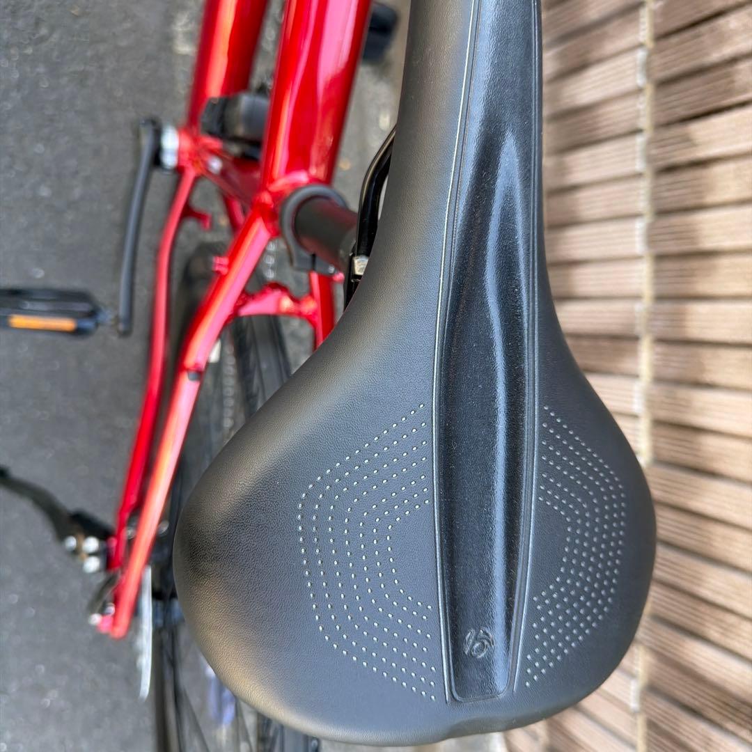 新品同様TREK FX3 GEN4 Mサイズ トレック クリムゾン クロスバイク