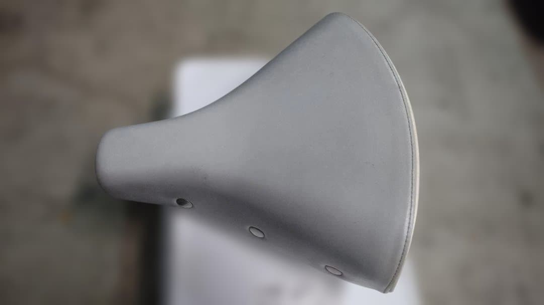 BIKKE　MOB　dd　回生充電機能付　電動自転車　シートクッション新品