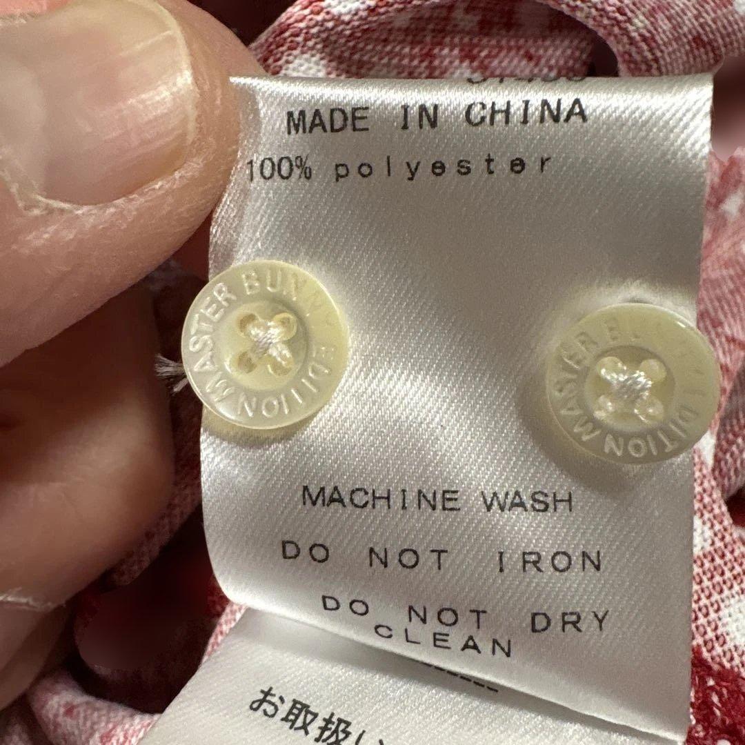 マスターバニーエディション 赤い花柄ポロシャツ