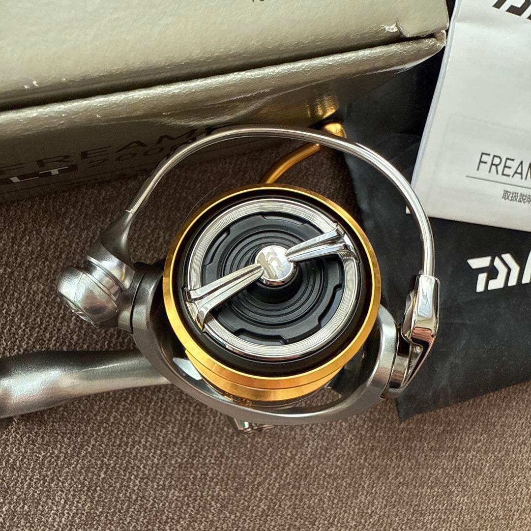ダイワ 18フリームス DAIWA FREAMS LT2000S リール