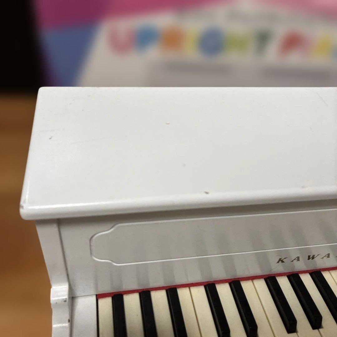 KAWAI アップライトピアノ　ホワイト