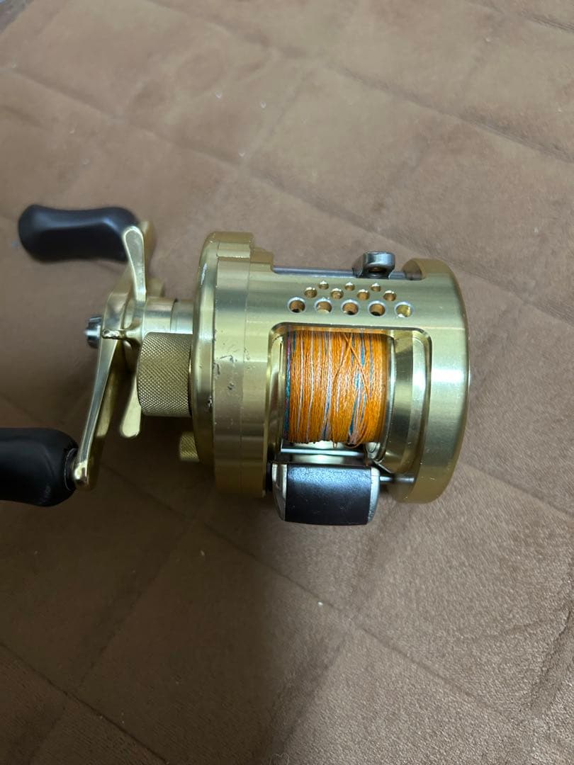 SHIMANO カルカッタコンクエスト201 左ハンドル　ベイトリール
