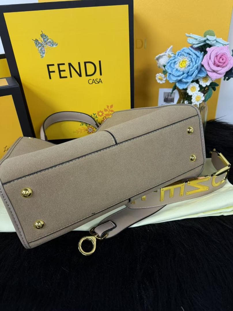 即日発送~~ FENDI ベージュ トートバッグ