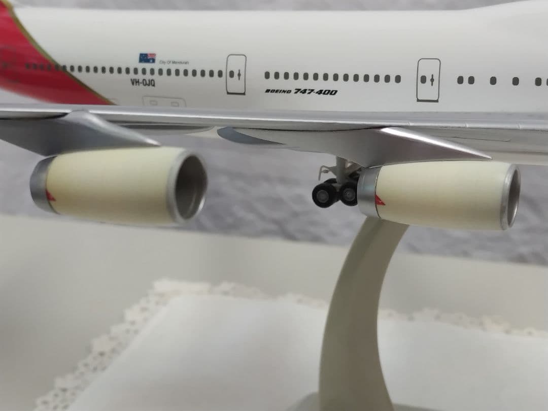 Hogan wings 1/200 カンタス航空B747-400 スナップキット