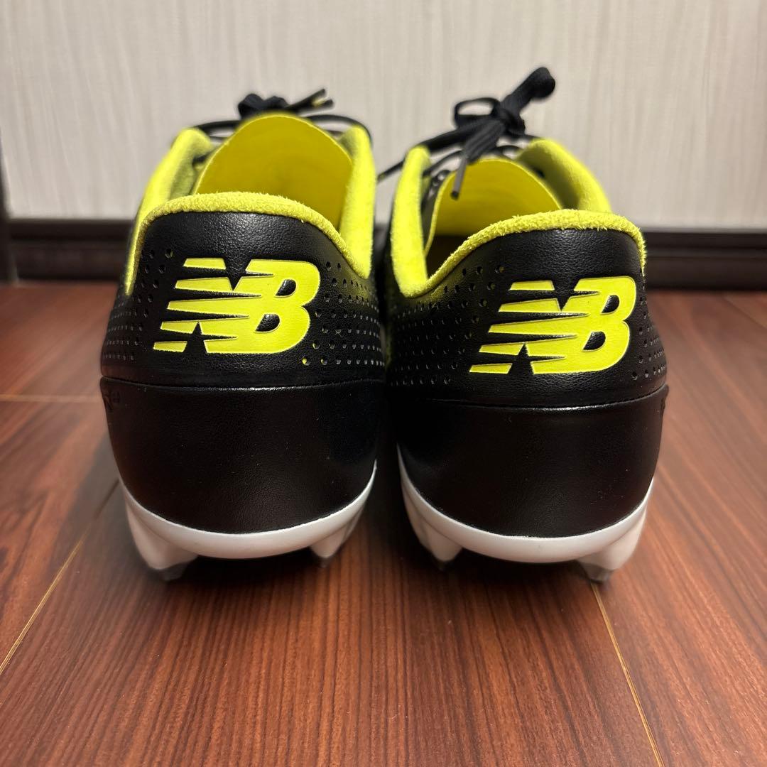 【海外限定モデル】New Balance サッカースパイク ブラック/イエロー