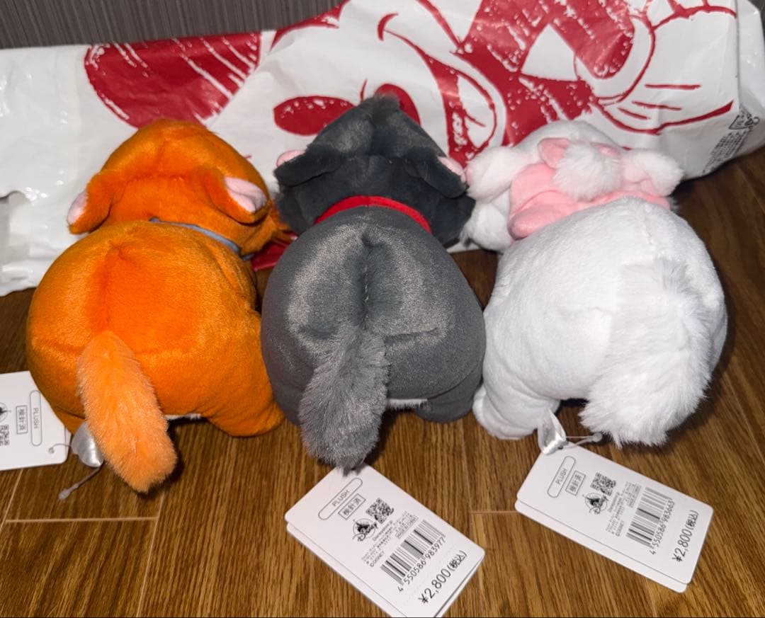 【新品未使用タグ付き】ディズニーストア おしゃれキャット ぬいぐるみのび
