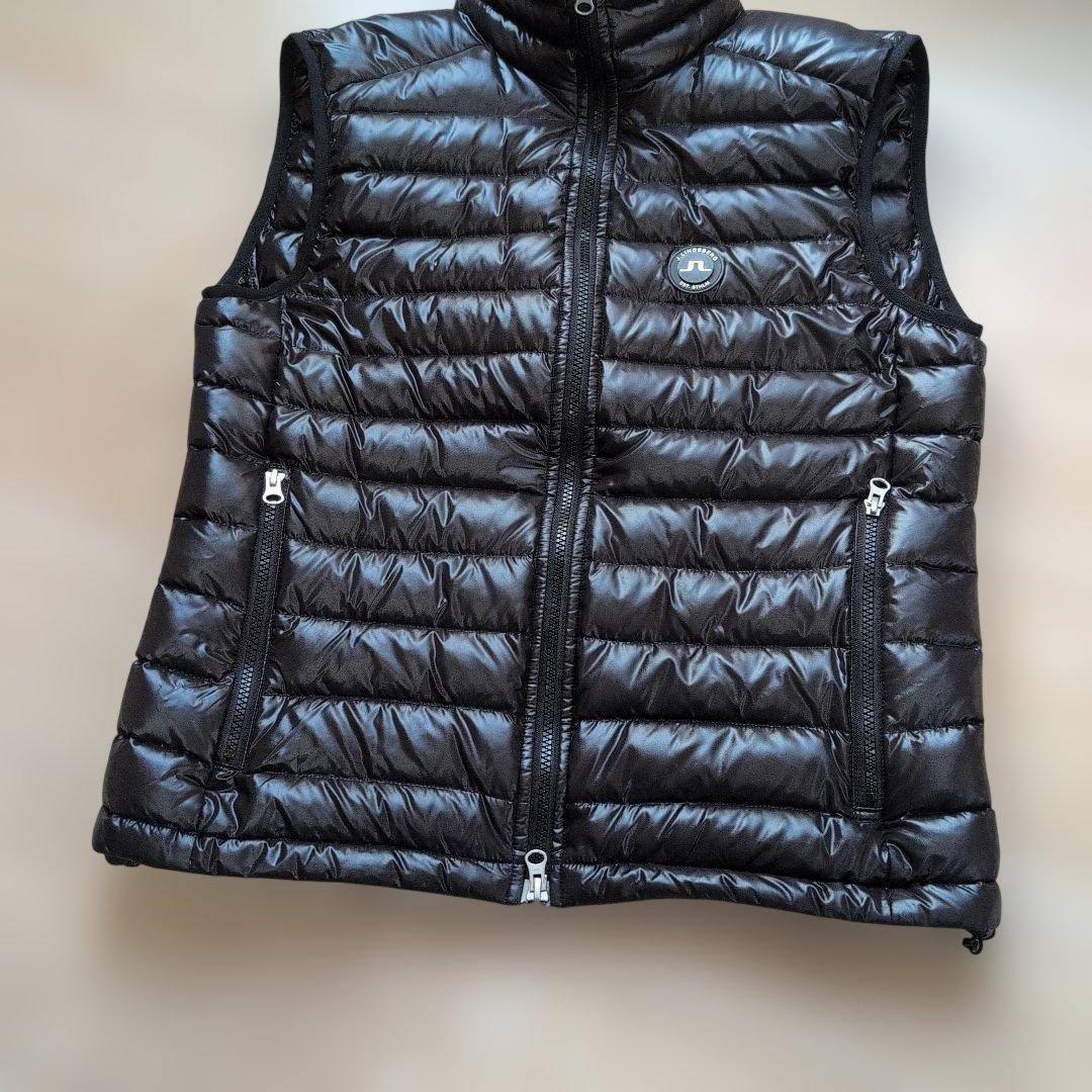 J.Lindeberg 黒 ダウンベスト