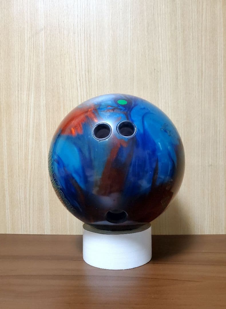 【美品】アブソリュート ボウリングボール 15p