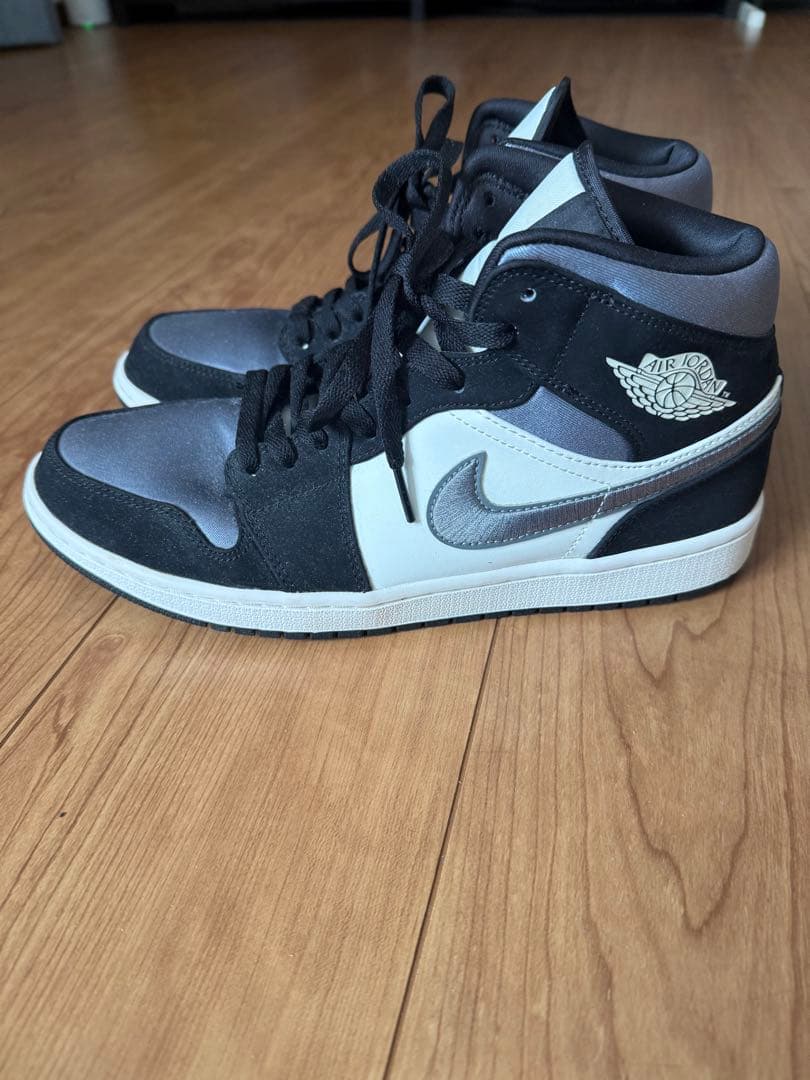 Nike Air Jordan 1 黒/グレー 高トップ