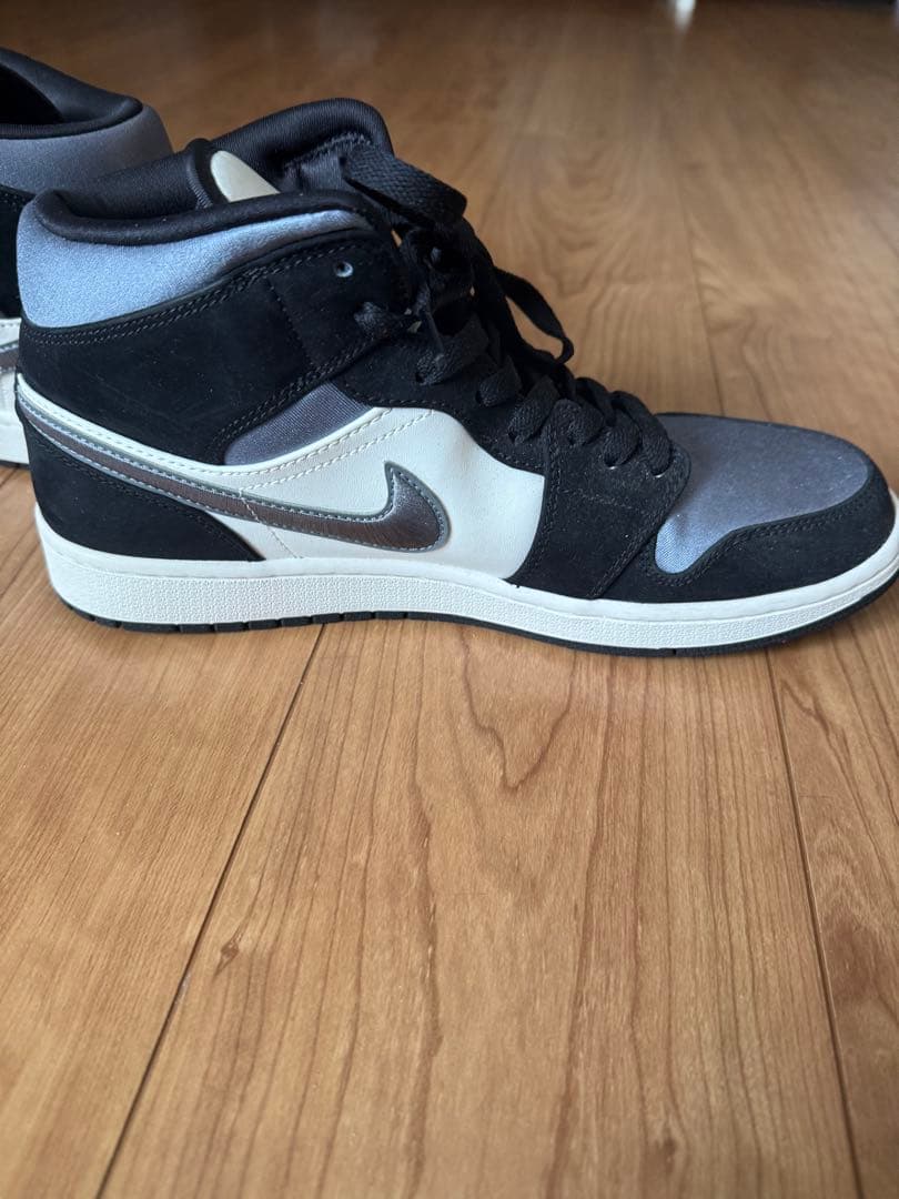 Nike Air Jordan 1 黒/グレー 高トップ