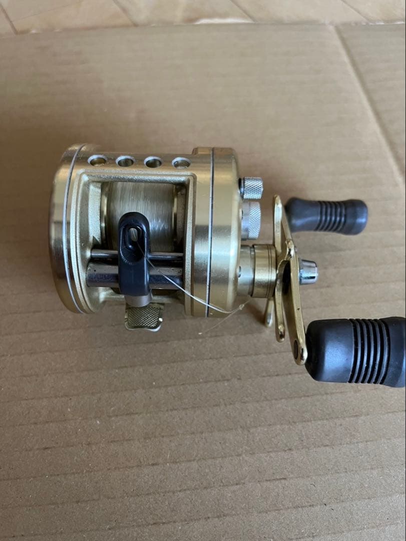 SHIMANO CALCUTTA 201XT ゴールド