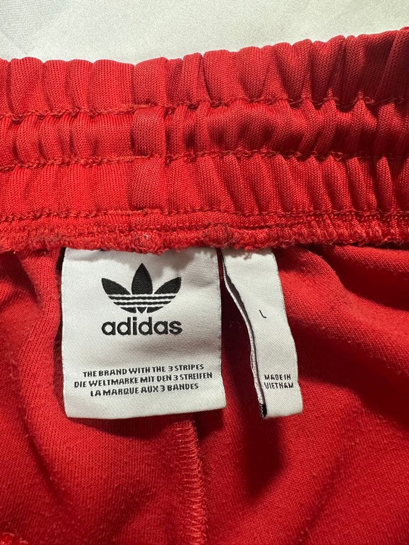 adidas SST トラックパンツ トレフォイル 刺繍ロゴ