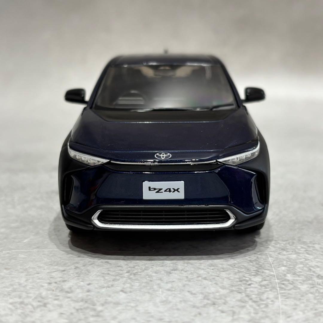 TOYOTA トヨタ　ミニカー　bz4x