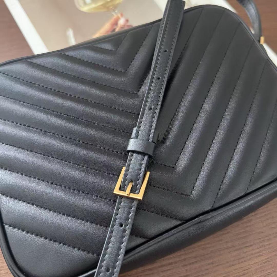 AINT AURENT オブリーク レザー ショルダーバッグ 中古品~~~