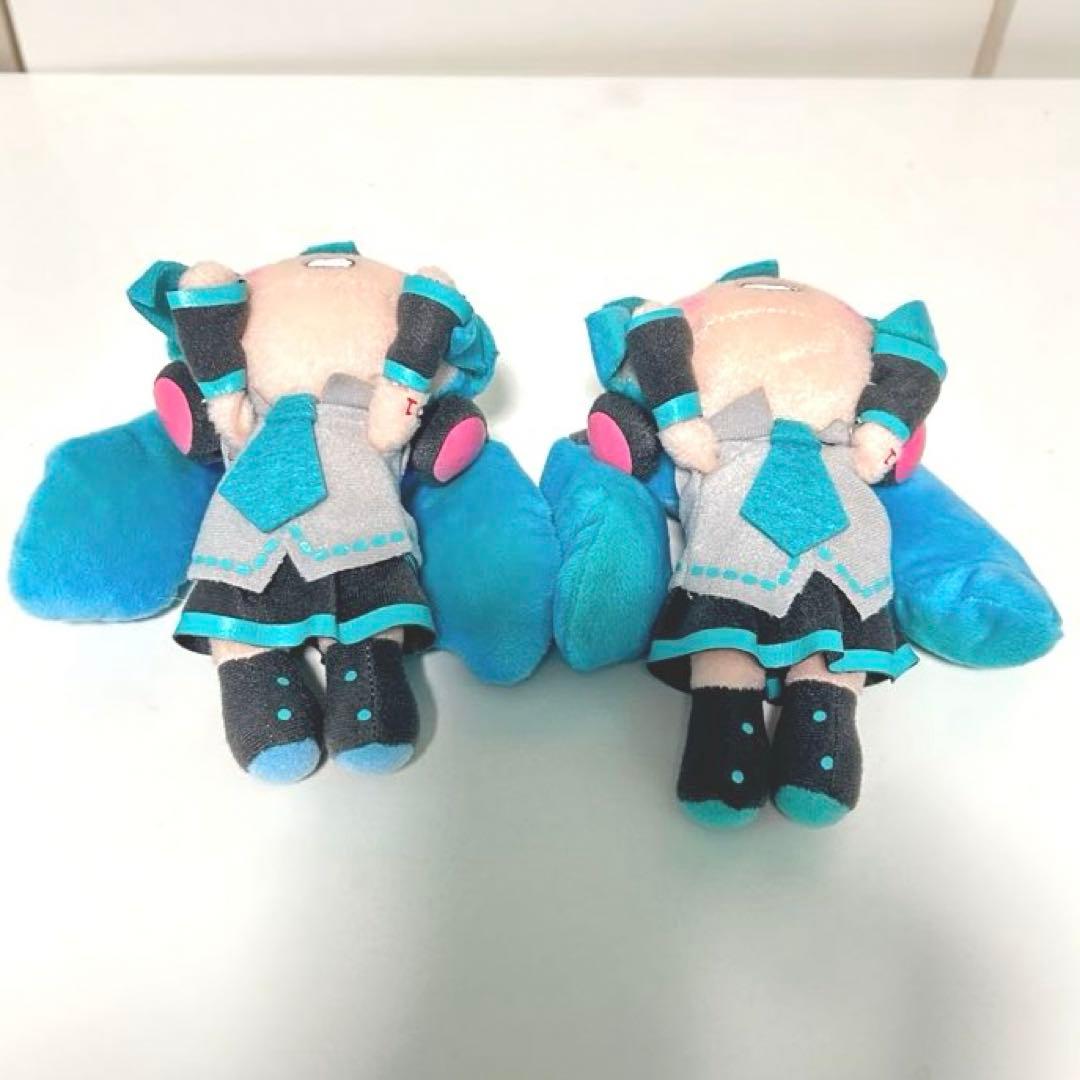 【レア】 2018年製 初音ミクシリーズ　寝そべりキーチェーンマスコット 2個