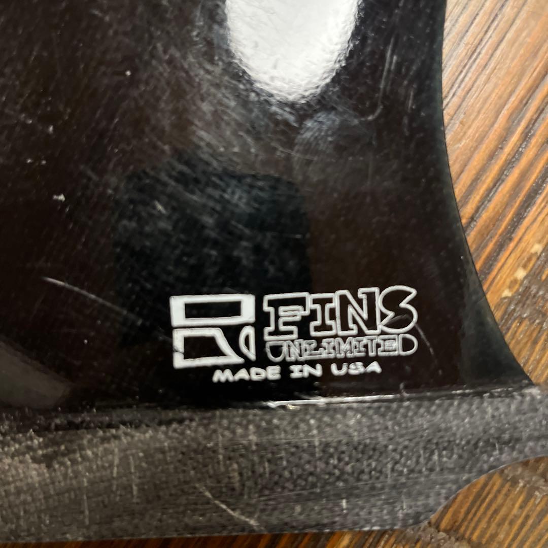 FINS ANLIMITED フィンズアンリミテッドフィン10中古カケ1箇所あり