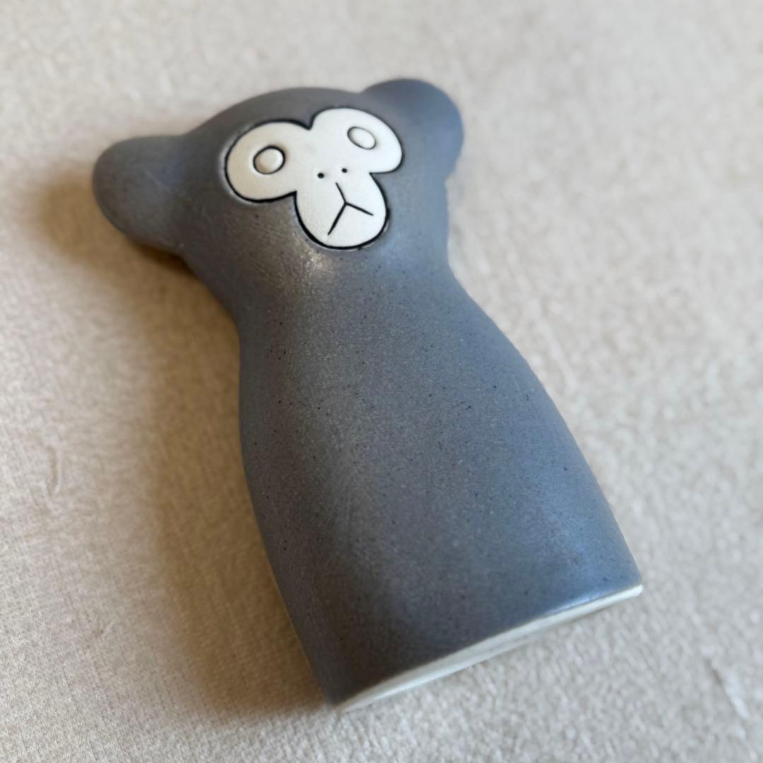 鹿児島睦 花瓶 箱付き 猿 さる グレー En Liten Van Mokey